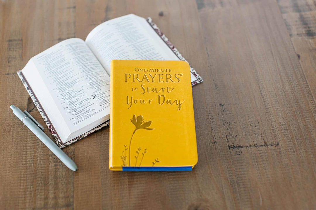 One Minute Prayers to Start Your Day By Hope Lyda