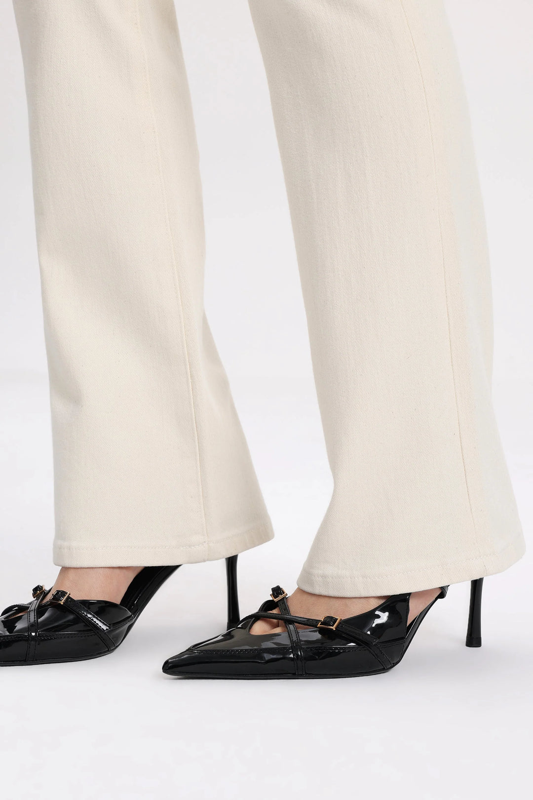 Off White Jean Mid Rise Boot Cut By Bayeas