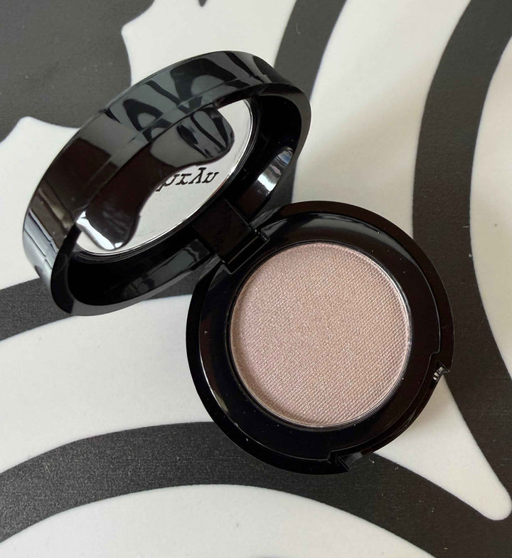 Powder Eyeshadow by Kathryn Bartow