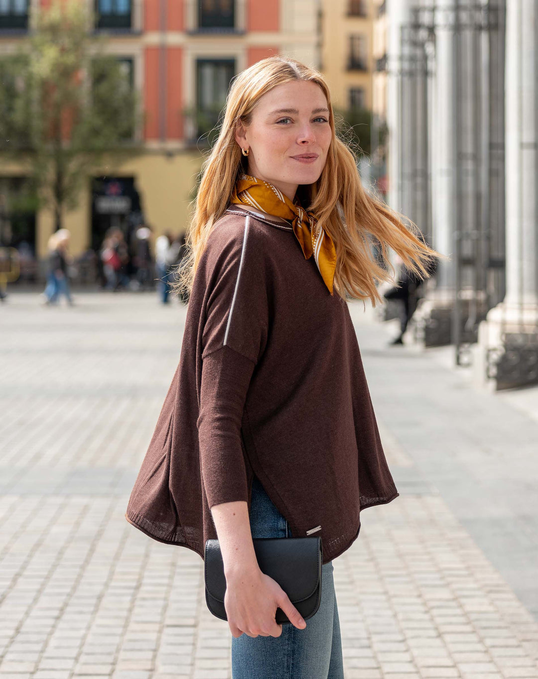 Catalina Crewneck Petite Sweater Coffee/Cream By Mersea